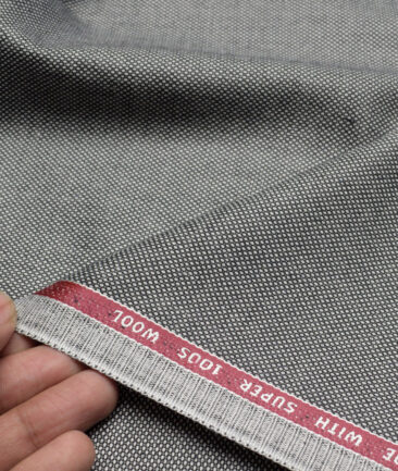 Panero Italy Super 100's Structured 20% Merino Wool Suiting Fabric (Light Grey)